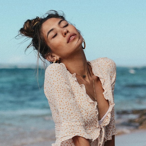 For Love And Lemons Tops - ❌SOLD❌ For Love and Lemons Aurora Tie Crop Top